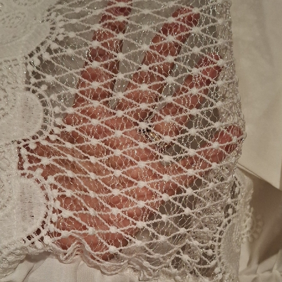 Story On Cream Long Sleeve Ruffled Peplum Blouse - Picture 5 of 8